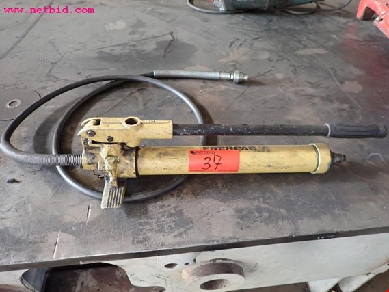 Used Enerpac Hand hydraulic pump for Sale (Trading Premium) | NetBid Industrial Auctions