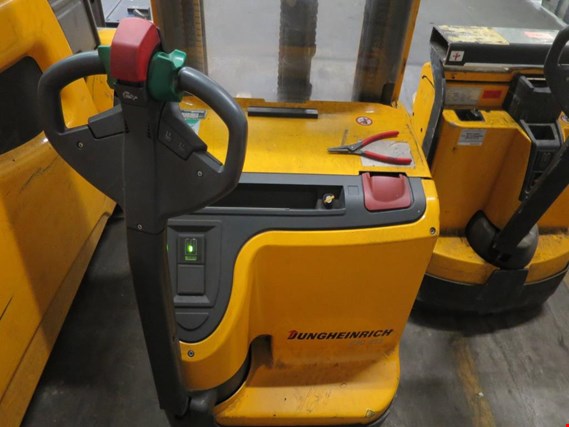Used Jungheinrich EJC212 electr. hand-guided lift truck for Sale (Auction Premium) | NetBid Industrial Auctions