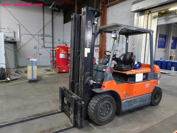 Used Toyota 7fbmf40 Electric forklift truck-later release 18.12.2019 for Sale (Auction Premium) | NetBid Industrial Auctions