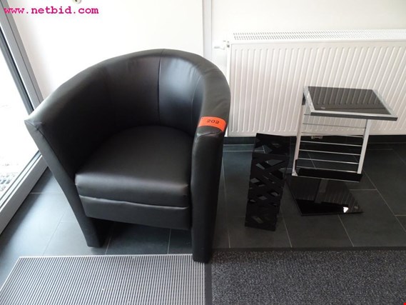 Used Armchair for Sale (Auction Premium) | NetBid Industrial Auctions