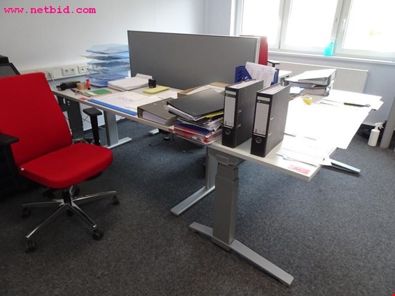 Used 4 Desks - later release 20.12.19 for Sale (Auction Premium) | NetBid Industrial Auctions