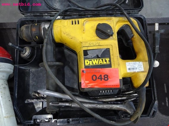 Used DeWalt d25404-qs Impact drill for Sale (Auction Premium) | NetBid Industrial Auctions