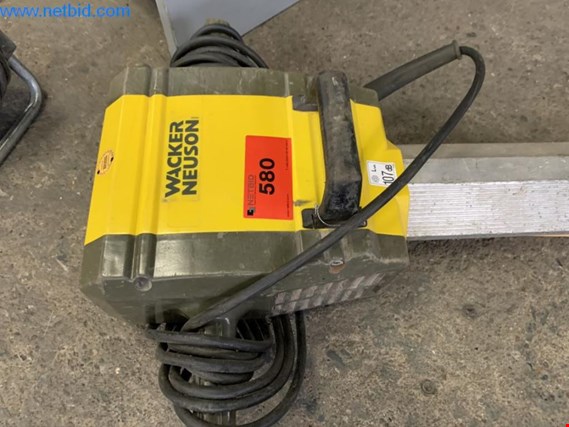 Used Wacker EH 23/230 LOW VIB Chipping/chisel hammer for Sale (Auction Premium) | NetBid Industrial Auctions