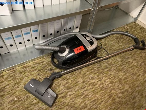 Used Miele S5380 Vacuum cleaner for Sale (Auction Premium) | NetBid Industrial Auctions