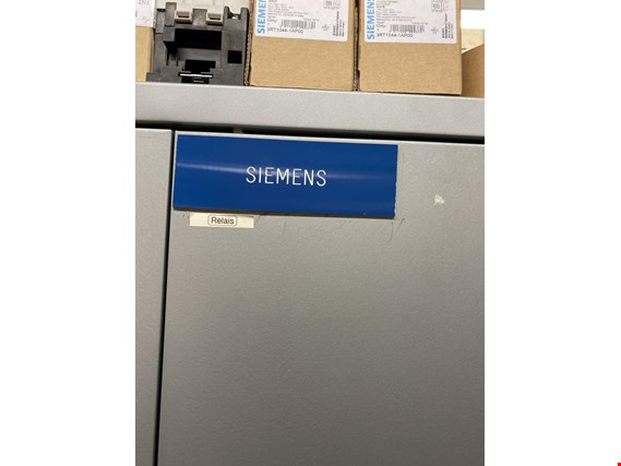 Used Siemens Relay - not accessible during the viewing day for Sale (Auction Premium) | NetBid Industrial Auctions