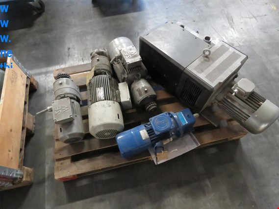 Used Stöber, SEW, Rietschie 5 Electric motors for Sale (Auction Premium) | NetBid Industrial Auctions