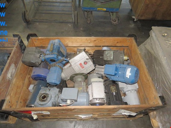 Used 1  Batch electric motors and chain hoist for Sale (Auction Premium) | NetBid Industrial Auctions