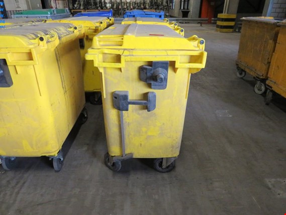 Used 2 Plastic waste container for Sale (Auction Premium) | NetBid Industrial Auctions
