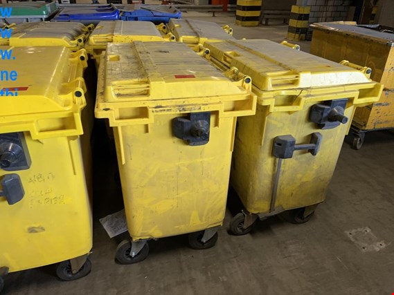 Used 2 Plastic waste container for Sale (Auction Premium) | NetBid Industrial Auctions