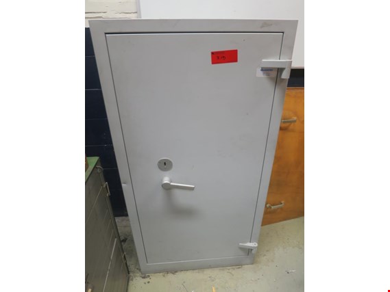 Used safe for Sale (Auction Premium) | NetBid Industrial Auctions