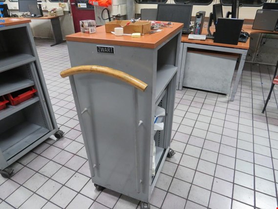 Used Mobile butler cart for Sale (Auction Premium) | NetBid Industrial Auctions