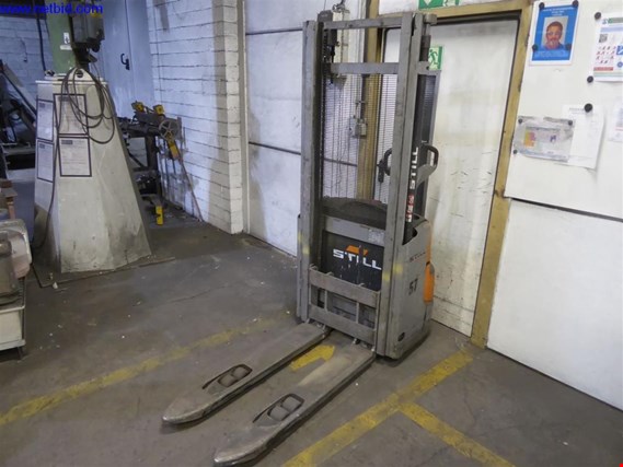 Used Still EXV 12 Electric high lift truck (57) for Sale (Auction Premium) | NetBid Industrial Auctions