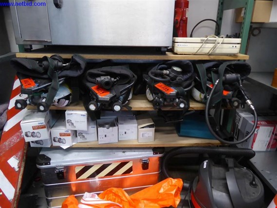 Used 4 Oxygen breathing masks for Sale (Auction Premium) | NetBid Industrial Auctions