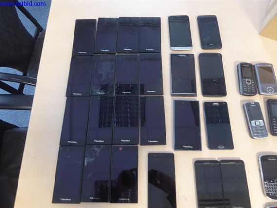 Used 1 Posten Smartphones/cell phones for Sale (Auction Premium) | NetBid Industrial Auctions
