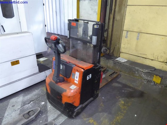 Used BT SWE200D Electric high lift truck (69) for Sale (Auction Premium) | NetBid Industrial Auctions