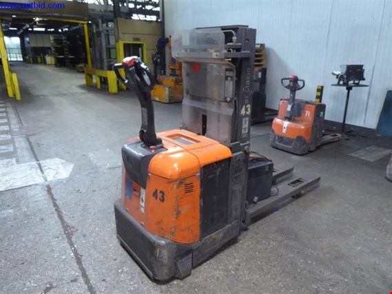Used BT SPE200L Electric high lift truck (43) for Sale (Auction Premium) | NetBid Industrial Auctions