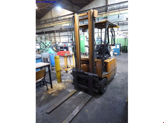 Used Still R50-15 Electric forklift for Sale (Auction Premium) | NetBid Industrial Auctions