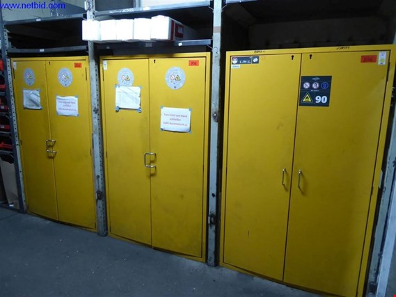 Used Denios 590196120 Hazardous material cabinet for Sale (Auction Premium) | NetBid Industrial Auctions