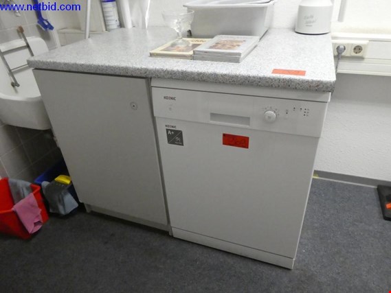 Used Kitchen base cabinet for Sale (Trading Premium) | NetBid Industrial Auctions