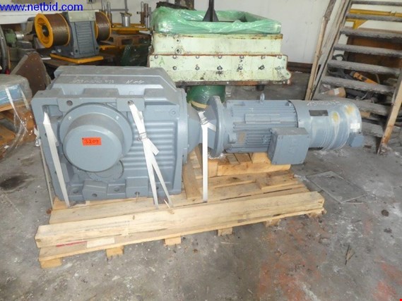 Used SEW-EURODRIVE KH167 AM225 DRS225M4BE32/TH/V Gearbox-Motor for Sale (Auction Premium) | NetBid Industrial Auctions