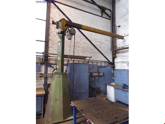 Used Column mounted slewing crane (83) for Sale (Auction Premium) | NetBid Industrial Auctions
