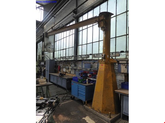 Used Column mounted slewing crane (82) for Sale (Auction Premium) | NetBid Industrial Auctions