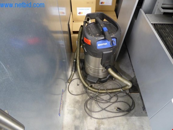 Used Nilfisk ATTIX 40 INOX Industrial vacuum cleaner for Sale (Auction Premium) | NetBid Industrial Auctions