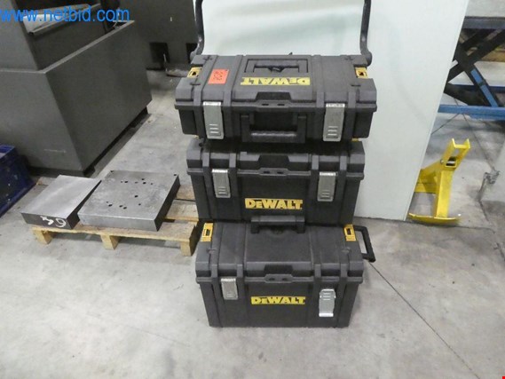 Used DeWalt Tool set for Sale (Auction Premium) | NetBid Industrial Auctions