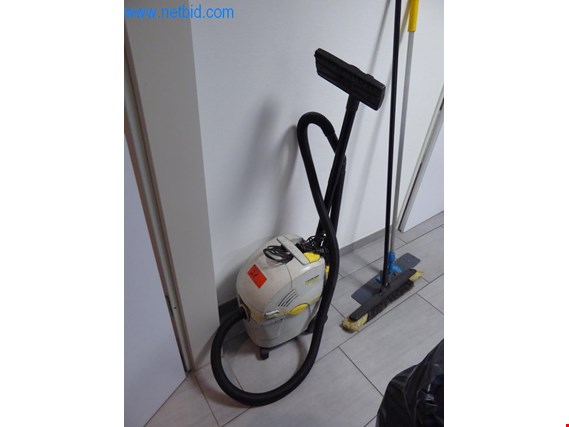 Used Kärcher 2701 Industrial vacuum cleaner for Sale (Auction Premium) | NetBid Industrial Auctions