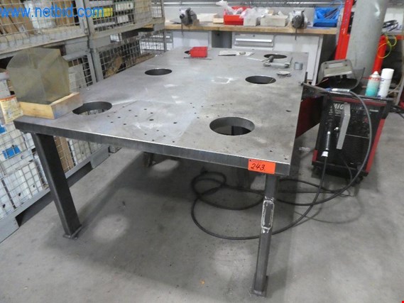Used Steel table for Sale (Auction Premium) | NetBid Industrial Auctions