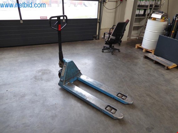 Used Hahn & Kolb BF3T-02 Pallet truck for Sale (Auction Premium) | NetBid Industrial Auctions
