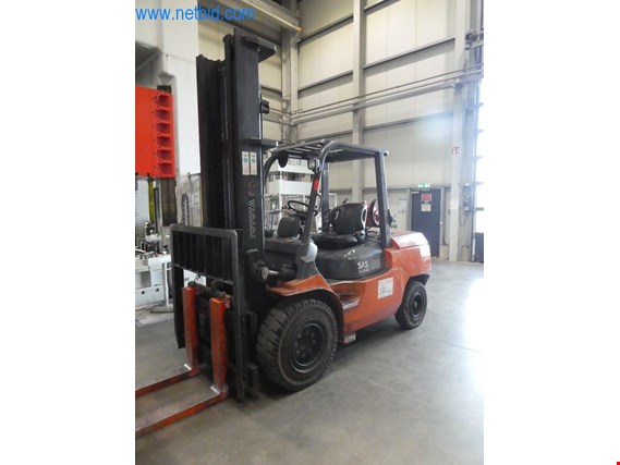 Used Toyota 02-7FGA50 Propellant gas forklift for Sale (Auction Premium) | NetBid Industrial Auctions