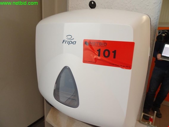 FRIPA Handdoekdispenser (toeslag onderhevig aan verandering!) gebruikt kopen (Auction Premium) | NetBid industriële Veilingen