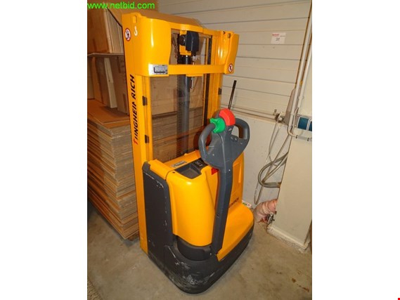 Used Jungheinrich EJC 112 Electric pallet truck (surcharge subject to change!) for Sale (Auction Premium) | NetBid Industrial Auctions