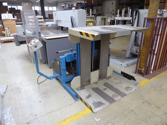 Used Hotung Stapelwender Stack turner for Sale (Trading Premium) | NetBid Industrial Auctions