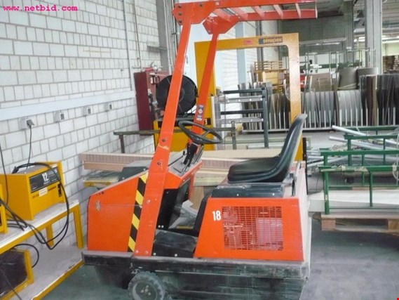 Used Hako-Jonas 1000EH Electric Sweeper (18) for Sale (Auction Premium) | NetBid Industrial Auctions