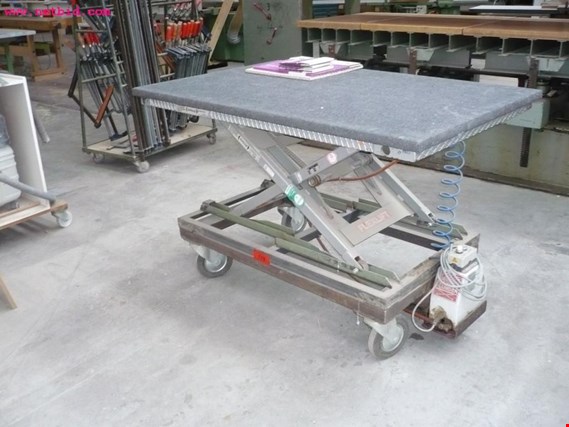 Used Flexlift F750 Mobile scissor lift table for Sale (Auction Premium) | NetBid Industrial Auctions