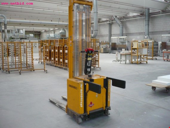Used Jungheinrich ERC-A12,5G115-430 Ride-on pallet truck for Sale (Auction Premium) | NetBid Industrial Auctions