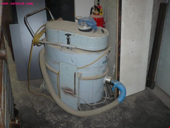 Used Nilfisk GB635 Industrial vacuum cleaner for Sale (Auction Premium) | NetBid Industrial Auctions