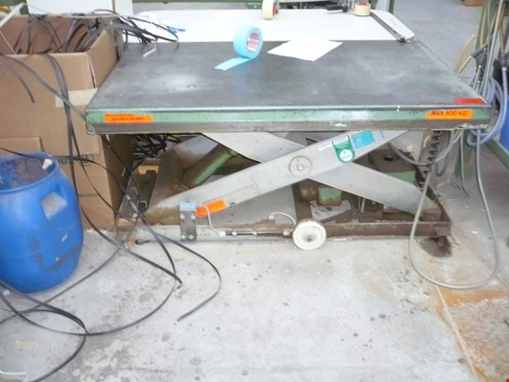 Used Favorex Scissor lift table for Sale (Auction Premium) | NetBid Industrial Auctions