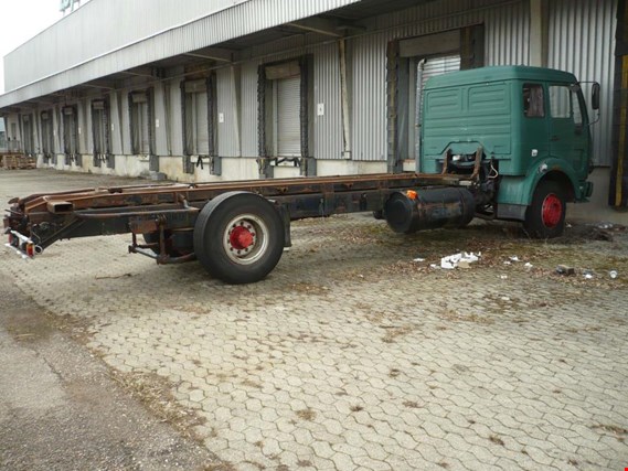 Used Mercedes-Benz Truck skip loader for Sale (Auction Premium) | NetBid Industrial Auctions
