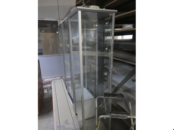 Used 4 Glass cabinets for Sale (Trading Premium) | NetBid Industrial Auctions