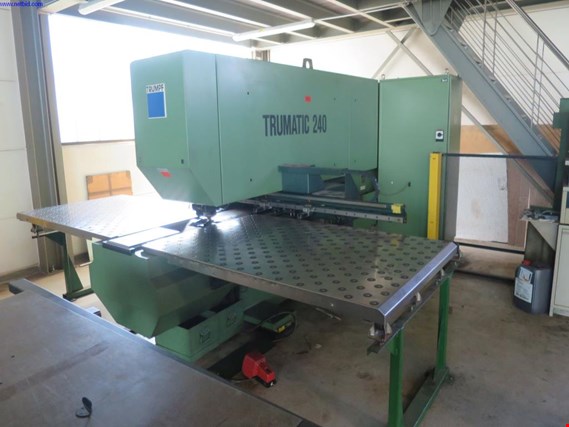 Used Trumpf Trumatic 240 Modell 90821 Punching / nibbling machine for Sale (Online Auction) | NetBid Industrial Auctions