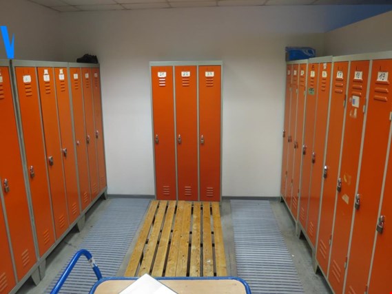 Used 8 Sheet steel lockers for Sale (Auction Premium) | NetBid Industrial Auctions