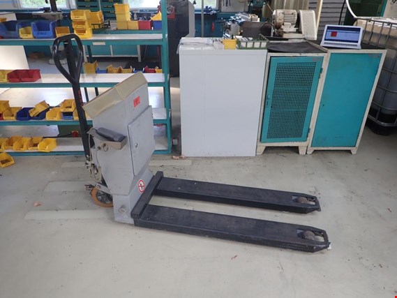 Used Pallet truck with weighing device for Sale (Auction Premium) | NetBid Industrial Auctions