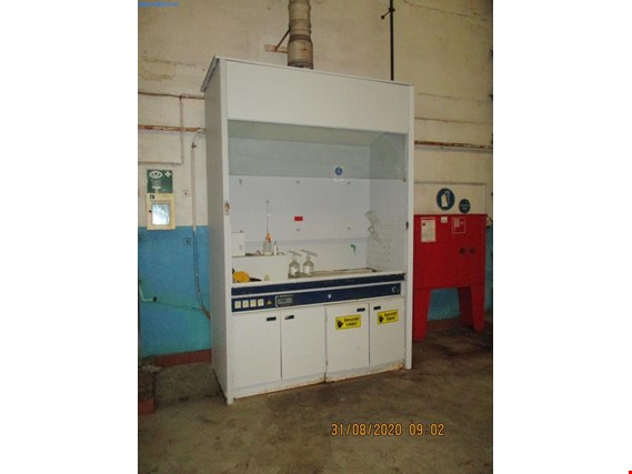 Used 1  Fume cupboard for Sale (Trading Premium) | NetBid Industrial Auctions