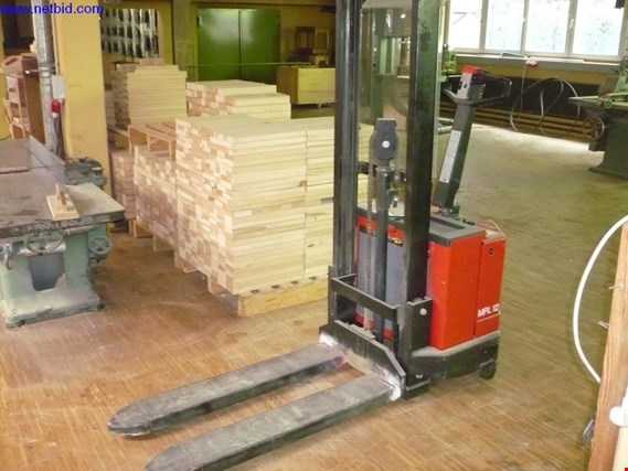 Used Mori MPL12 Electric pallet truck for Sale (Auction Premium) | NetBid Industrial Auctions