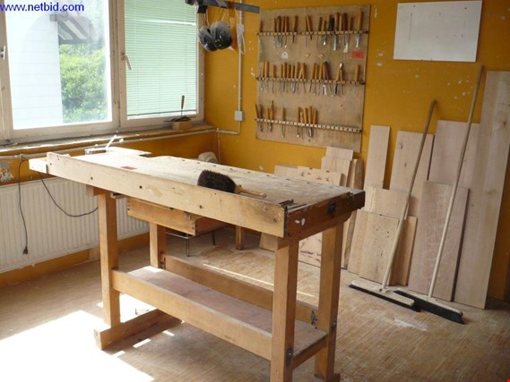 Used Carving bench for Sale (Auction Premium) | NetBid Industrial Auctions
