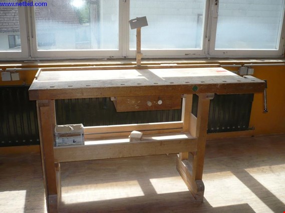 Used Carving bench for Sale (Auction Premium) | NetBid Industrial Auctions
