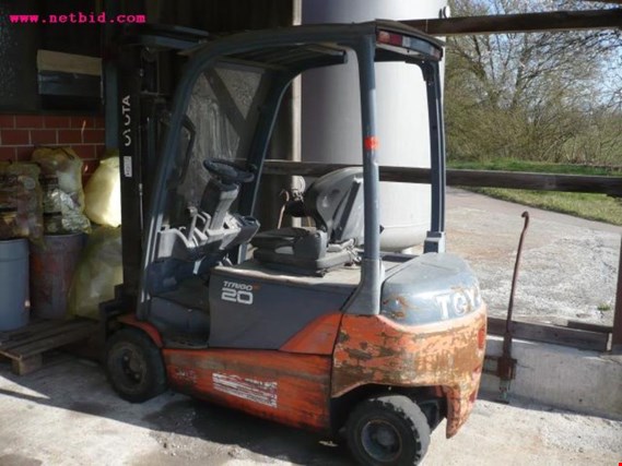 Used Toyota 8 FBMT 20 electr. 4-wheel lift truck for Sale (Auction Premium) | NetBid Industrial Auctions